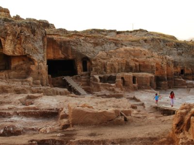 Ergani Hilar Çayönü Caves and Rock Tombs