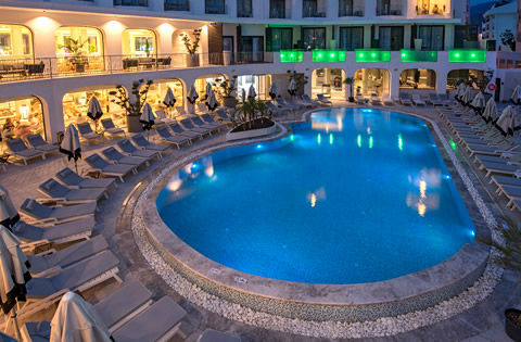 Lalila Blue Suites